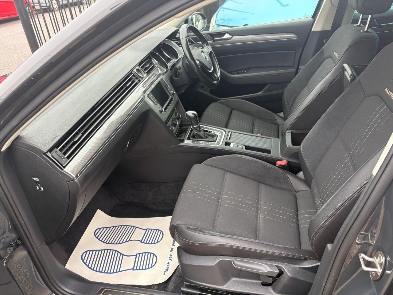 Volkswagen Passat - Image 17