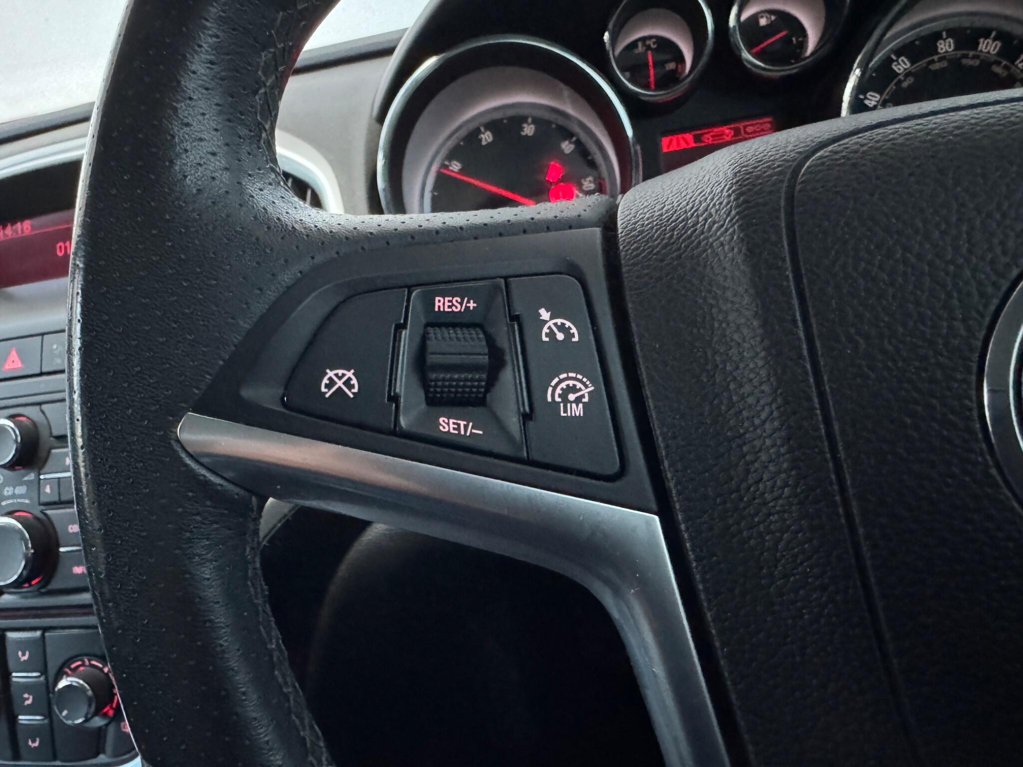 Vauxhall Astra - Image 19
