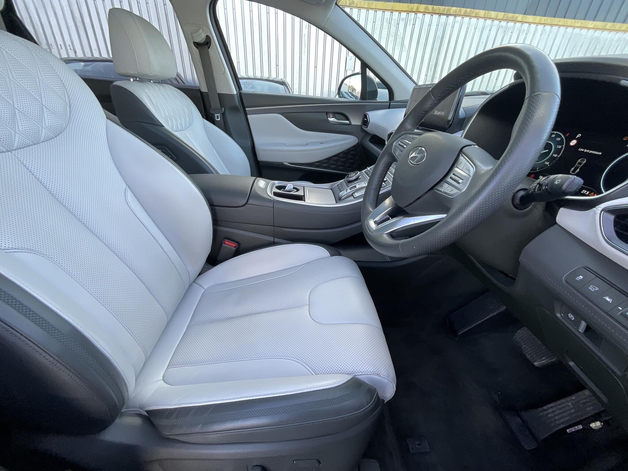 Hyundai Santa Fe - Image 9
