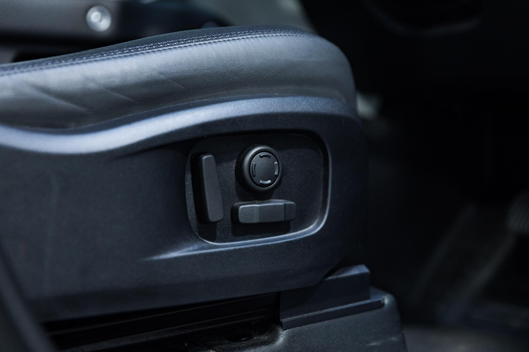 Land Rover Defender 110 - Image 20