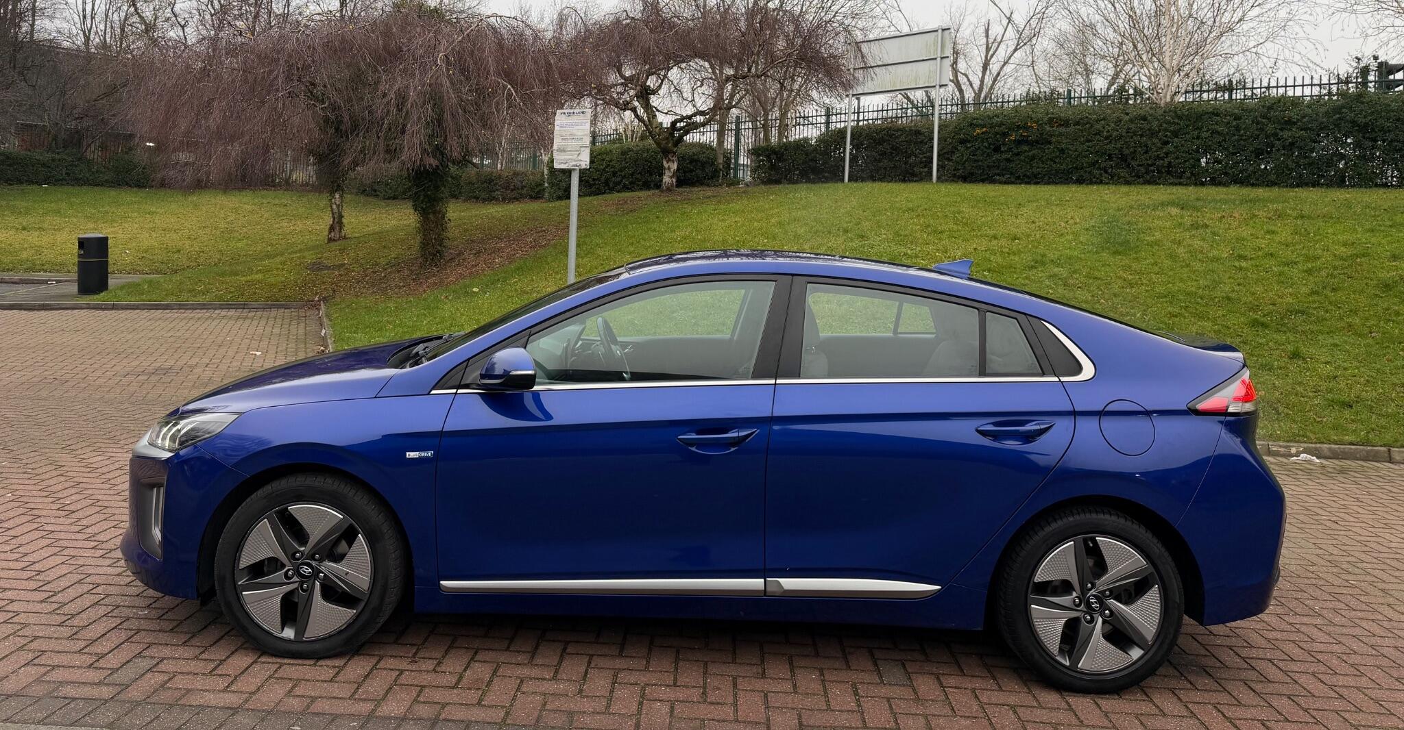 Hyundai Ioniq - Image 9