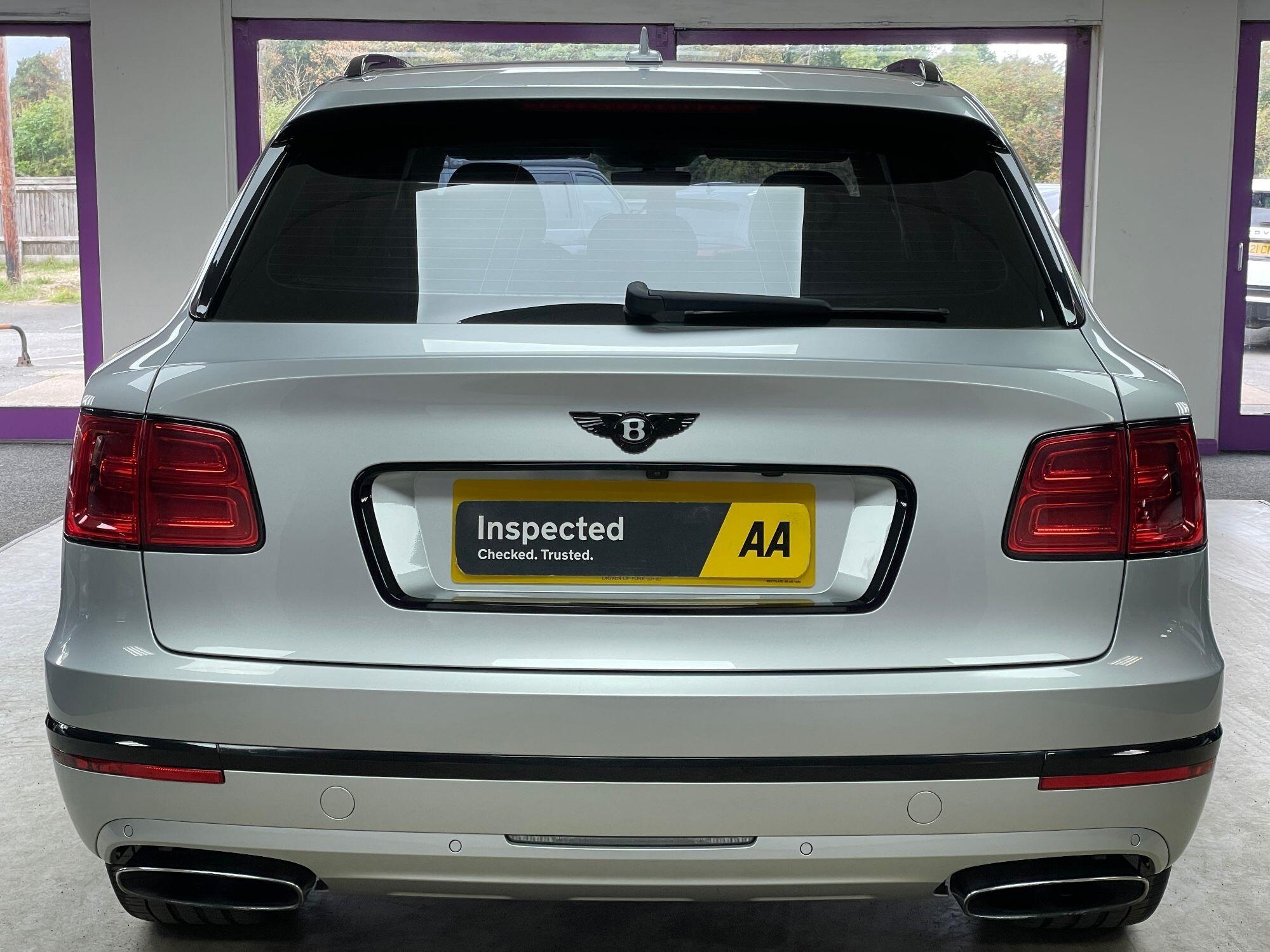 Bentley Bentayga - Image 10