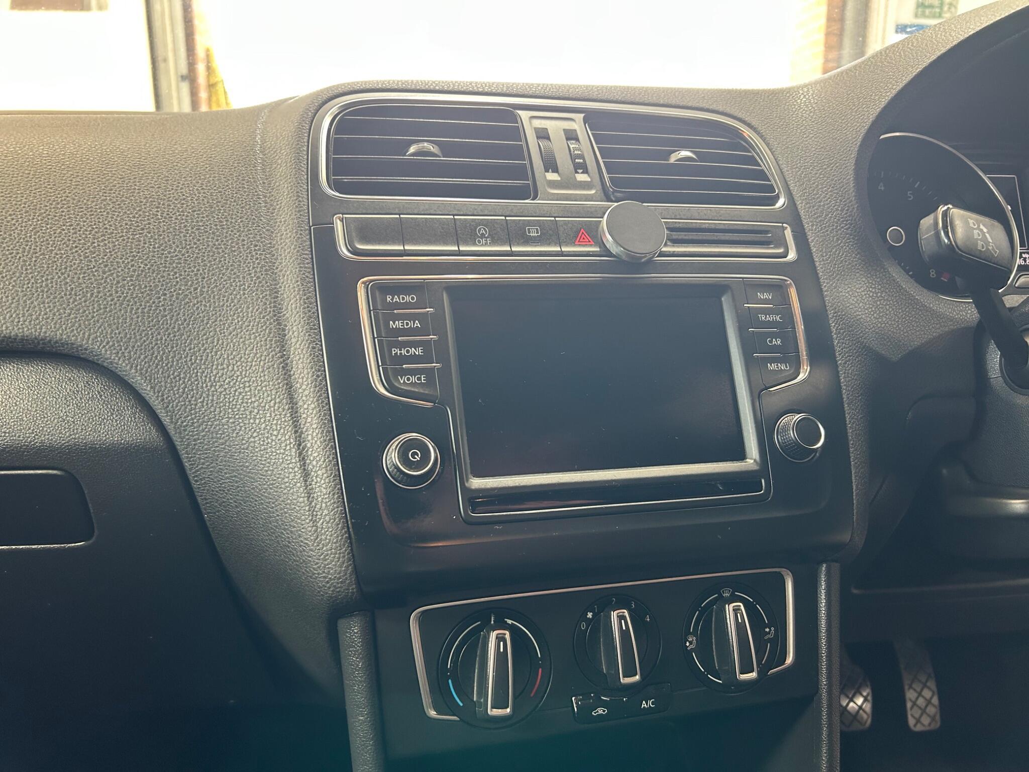 Volkswagen Polo - Image 15