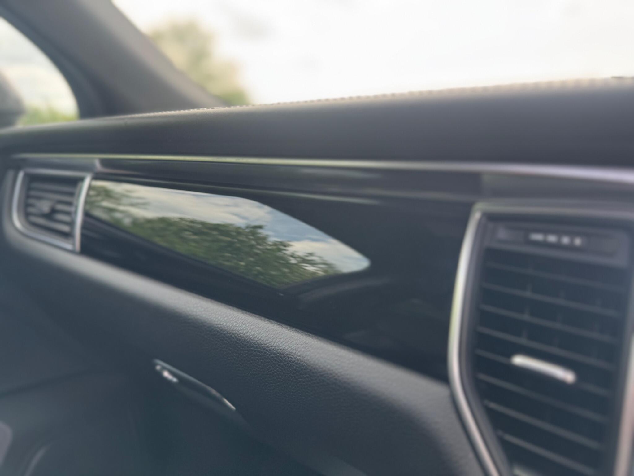 Porsche Macan - Image 21
