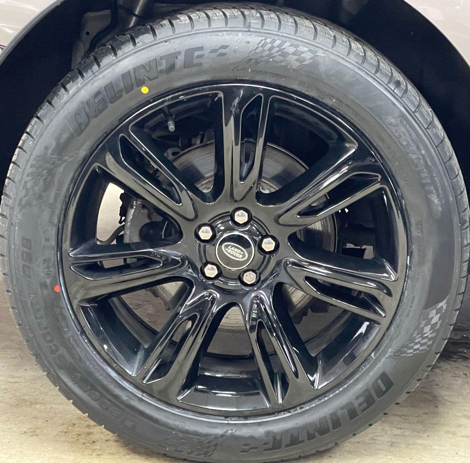 Land Rover Range Rover Velar - Image 18