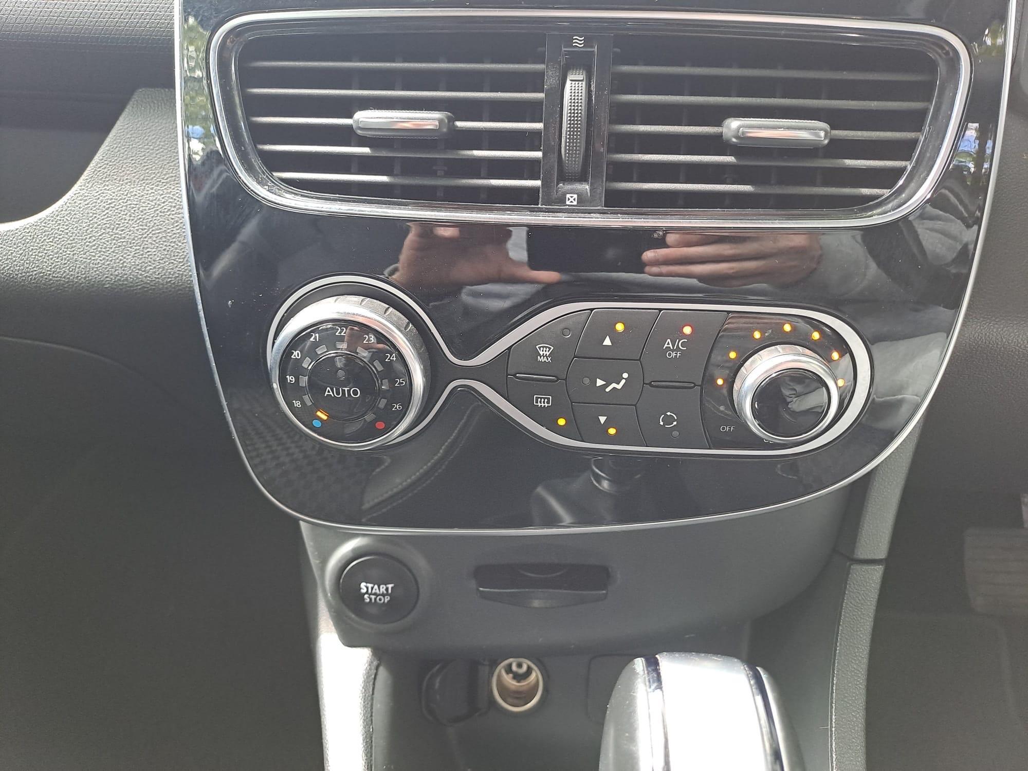 Renault Clio - Image 7