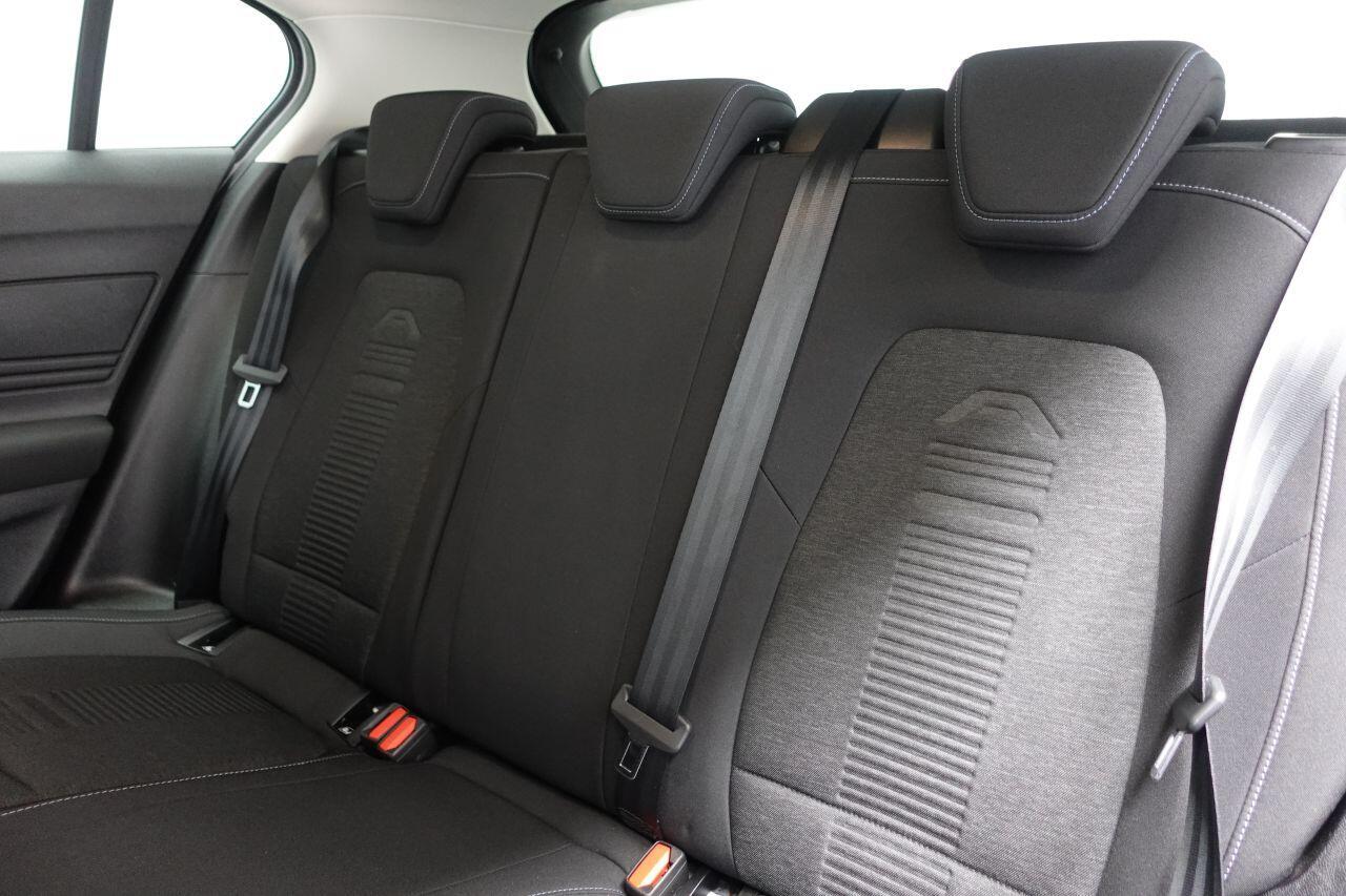 Ford Focus - Image 20