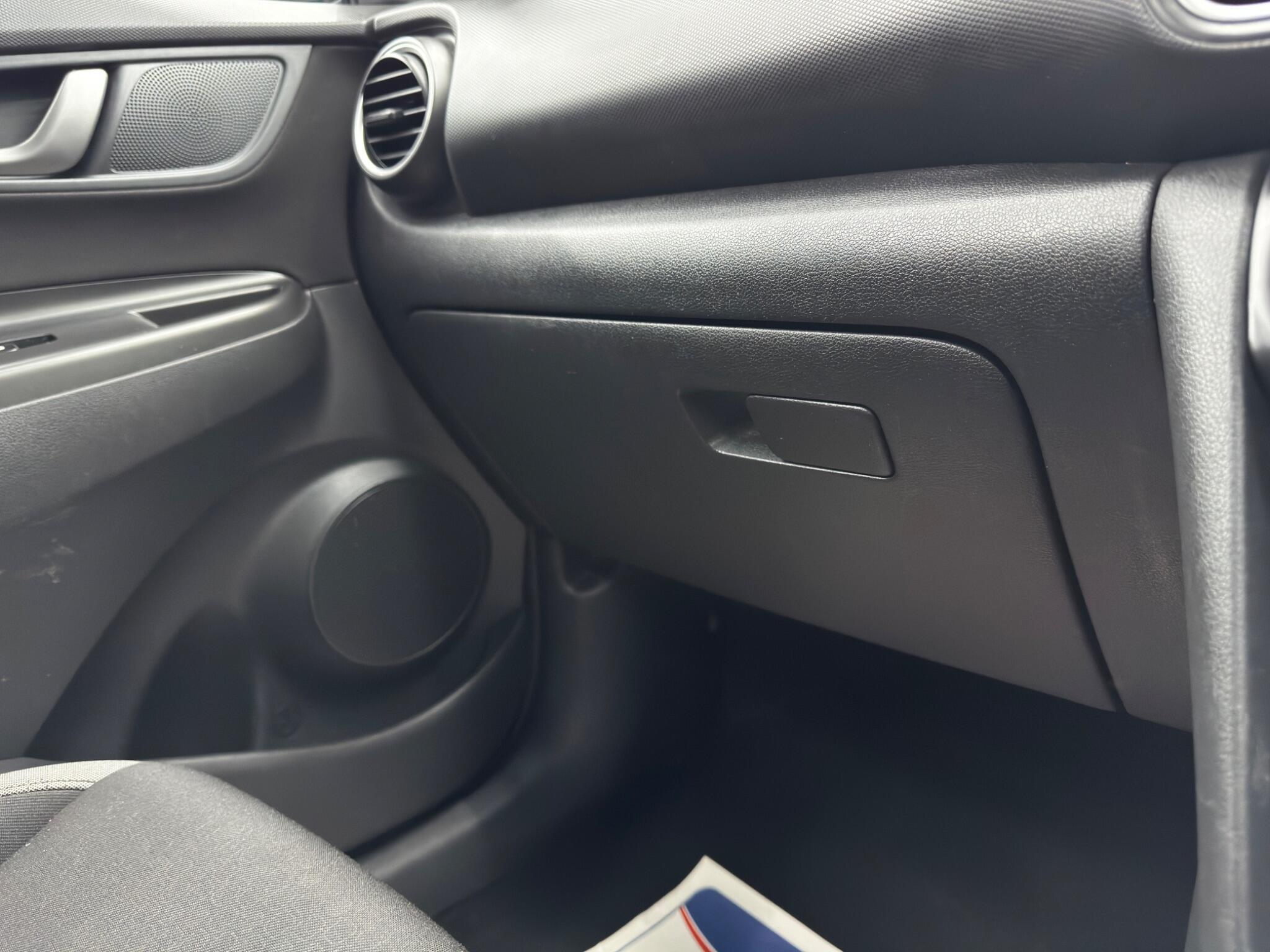 Hyundai Kona - Image 32