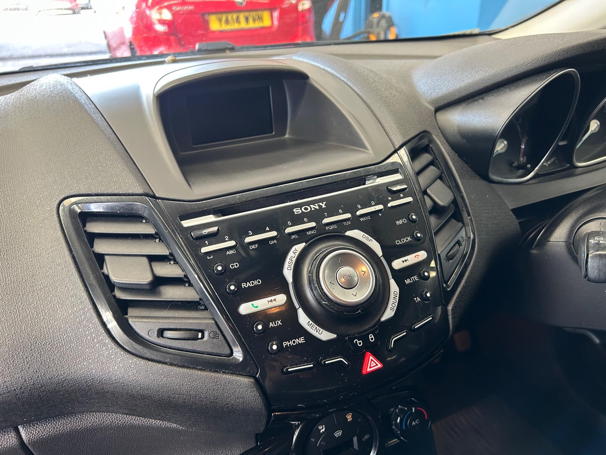 Ford Fiesta - Image 16