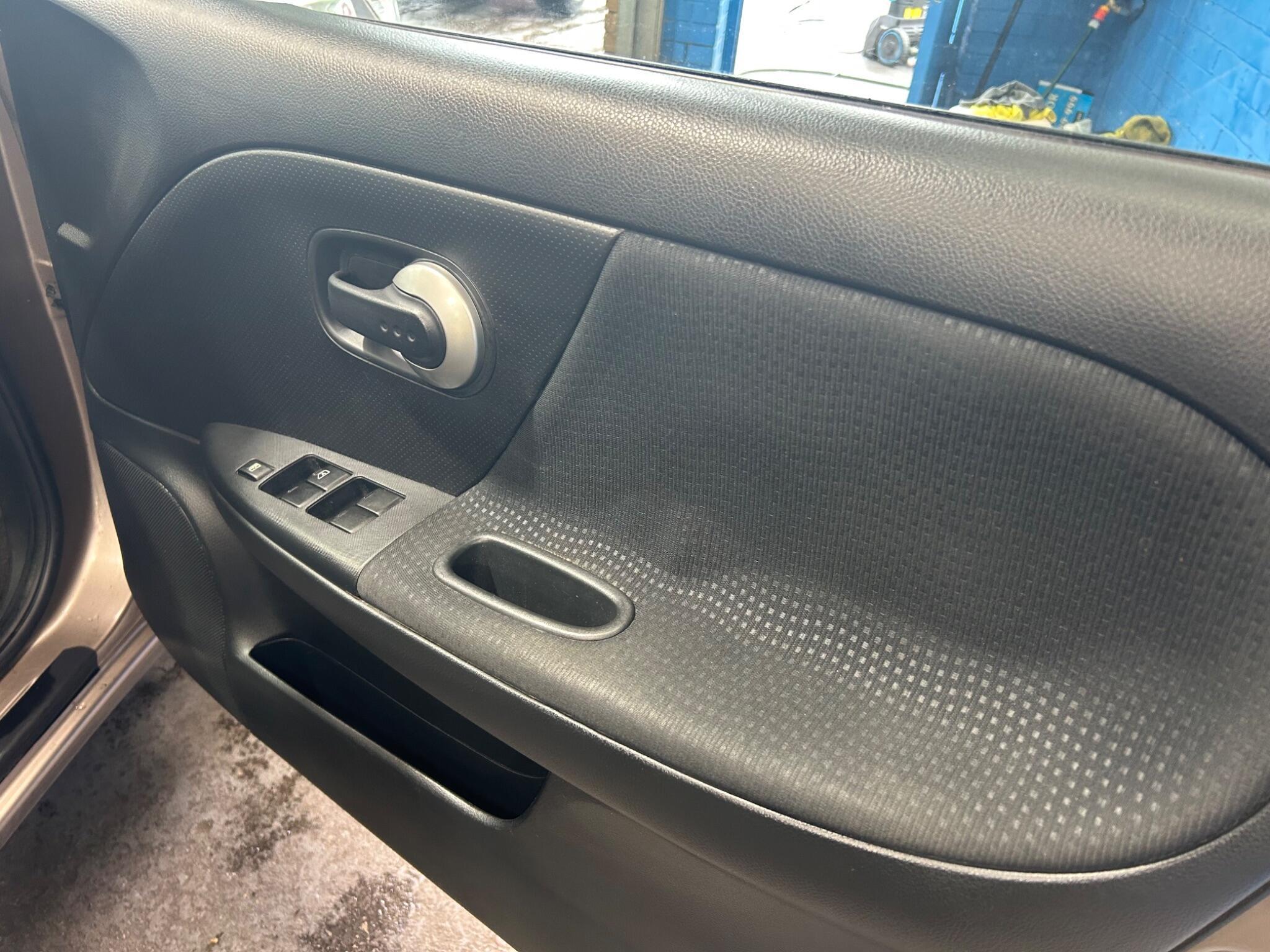 Nissan Note - Image 9