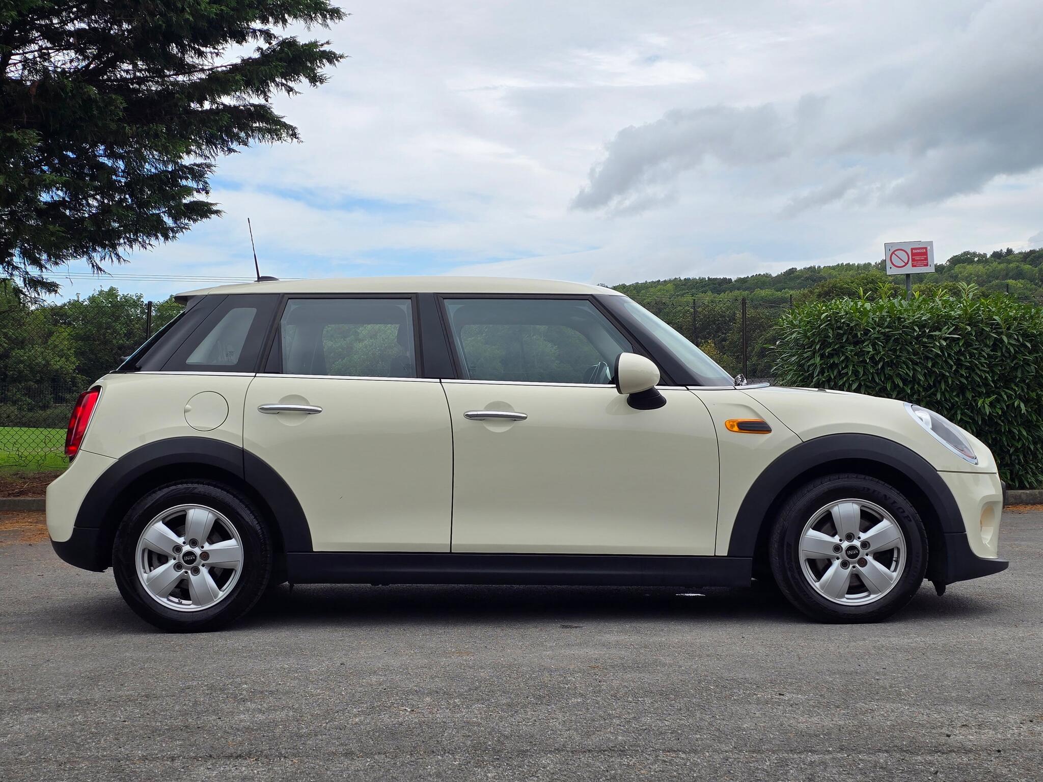 MINI Hatch - Image 13