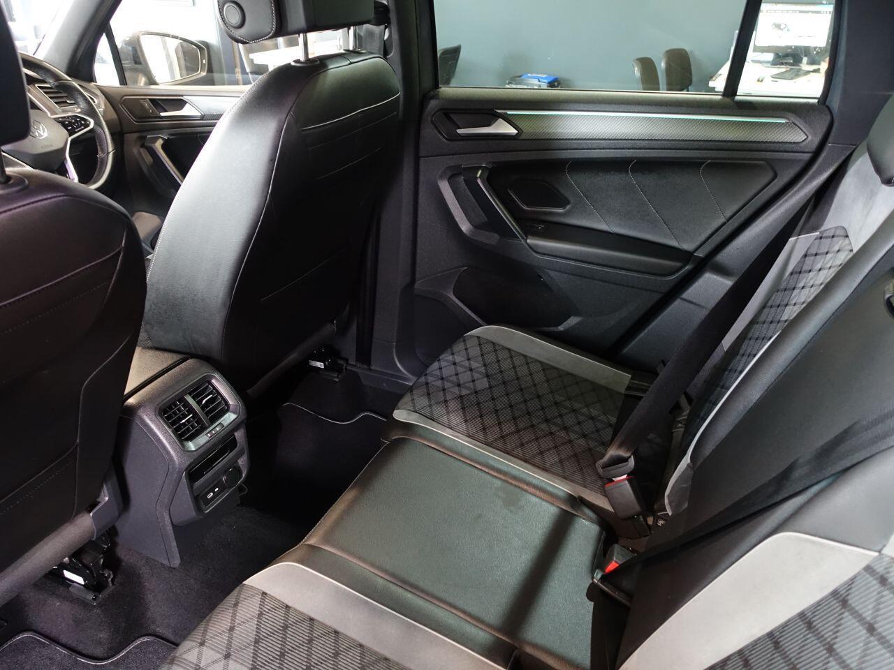 Volkswagen Tiguan - Image 16
