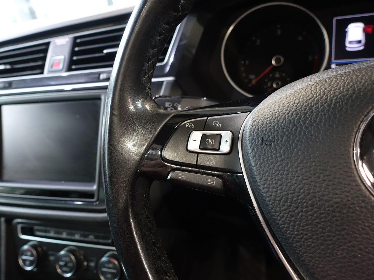 Volkswagen Tiguan - Image 26