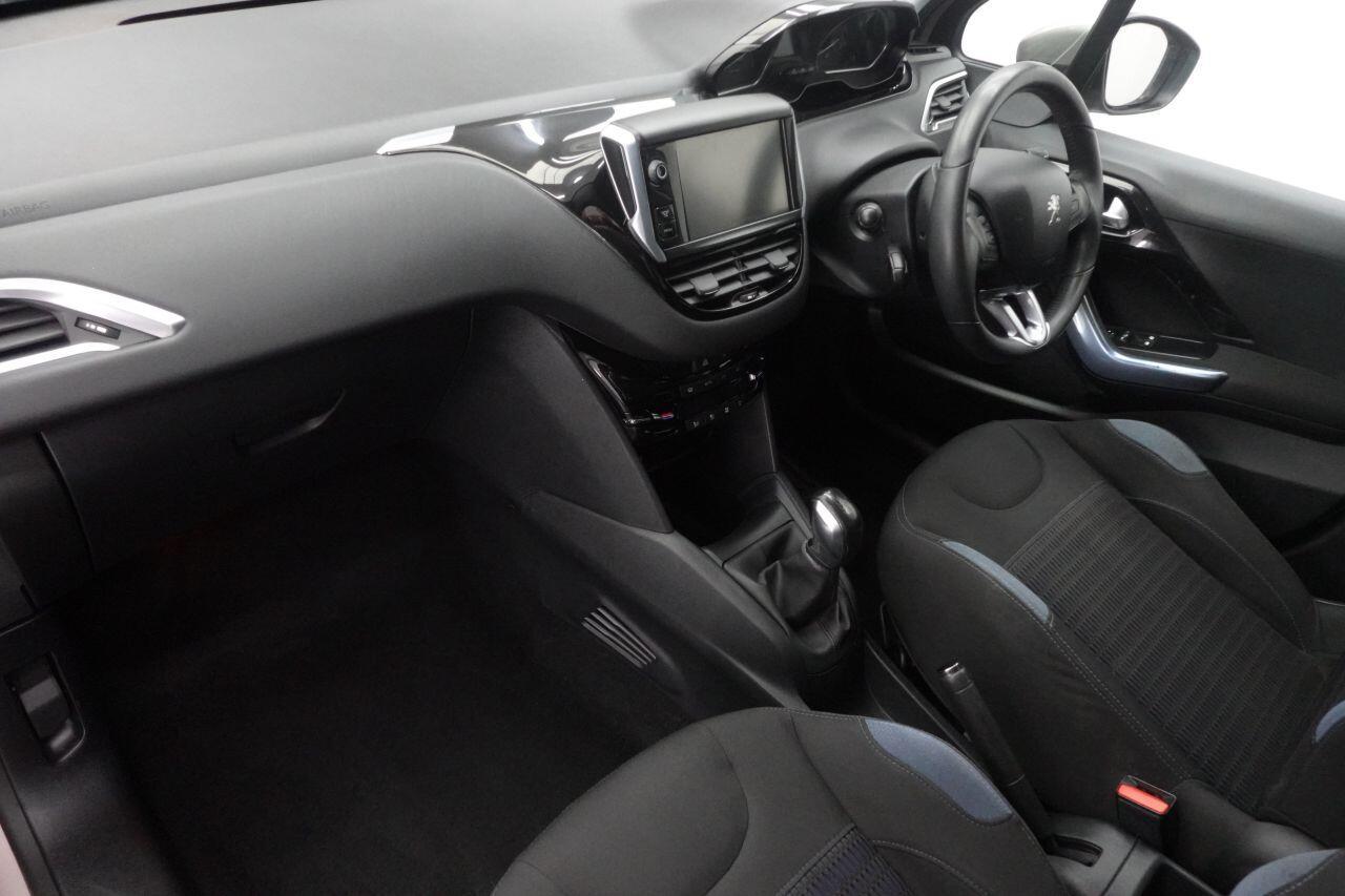Peugeot 208 - Image 19