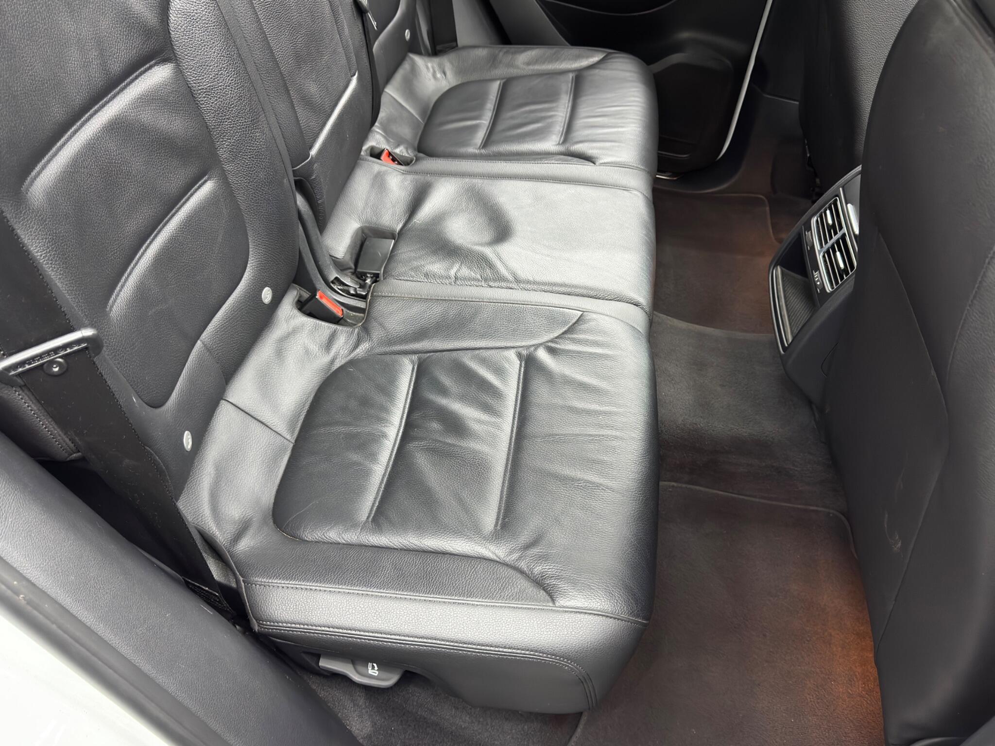 Volkswagen Touareg - Image 16