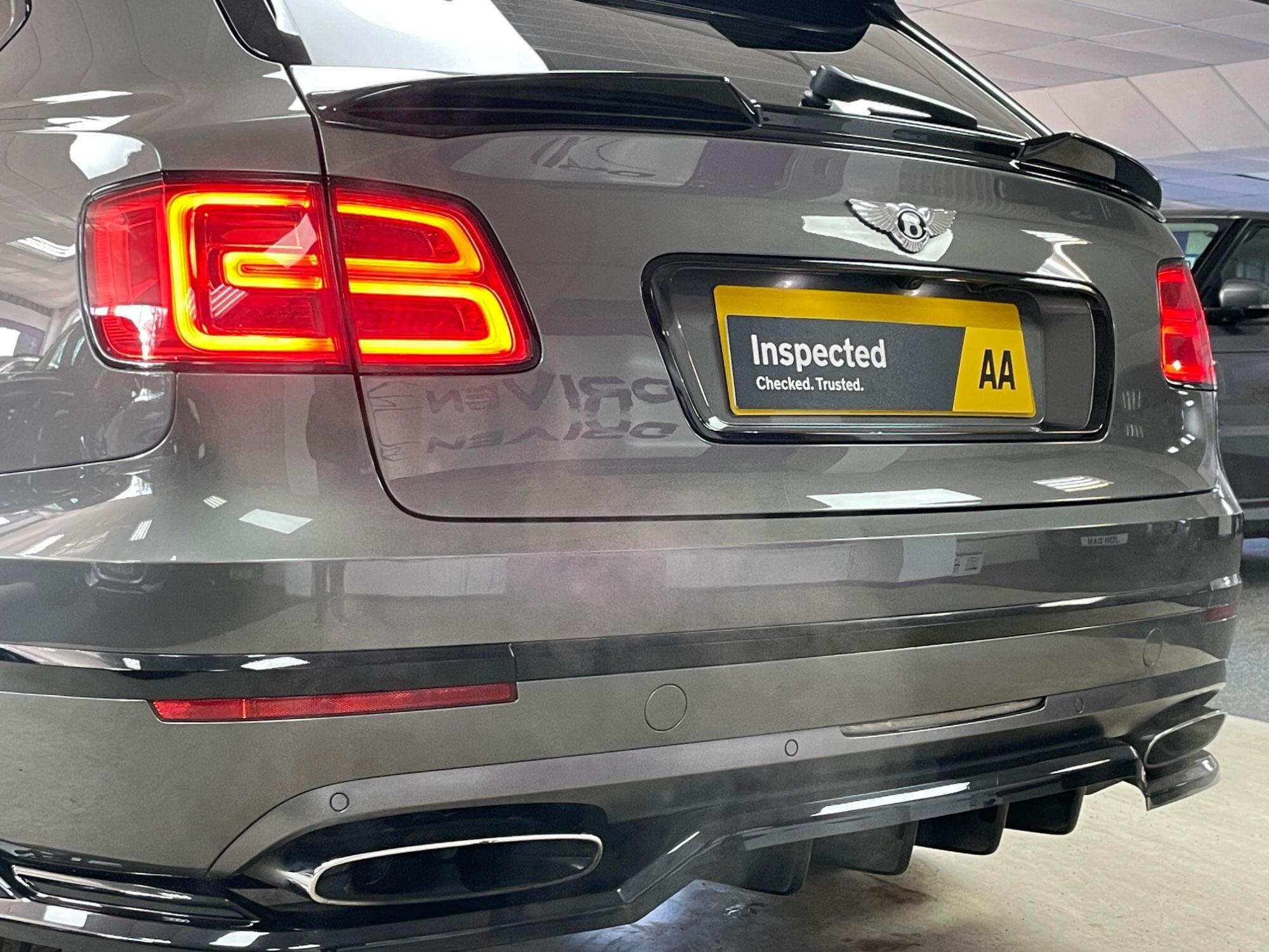 Bentley Bentayga - Image 11