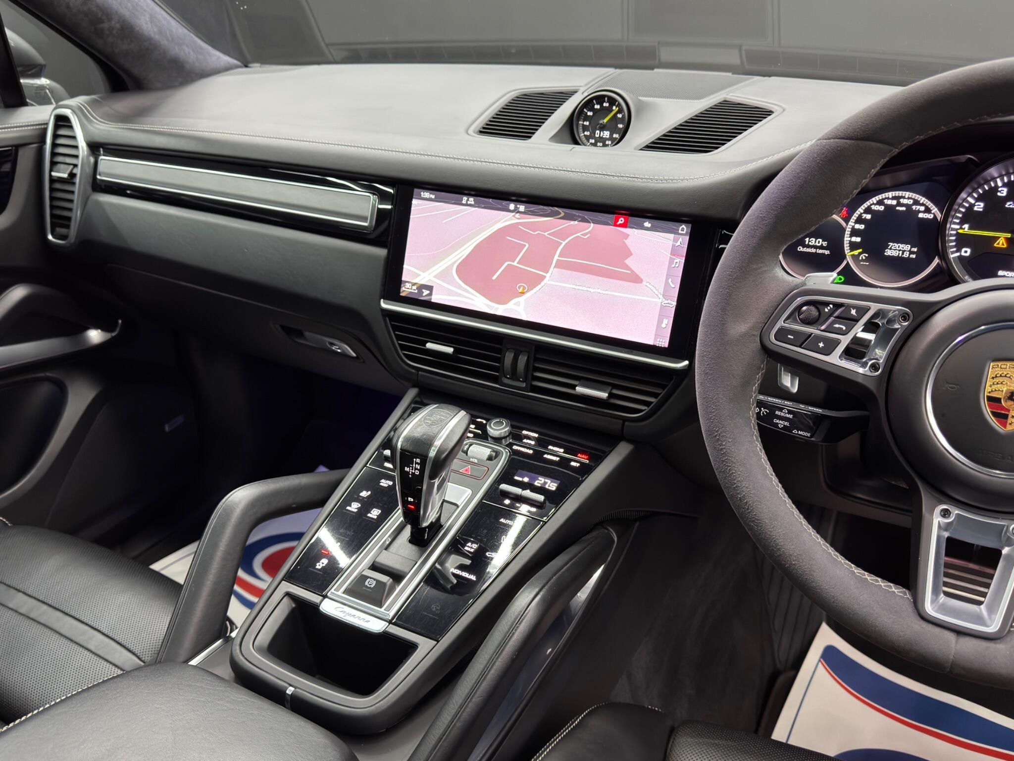 Porsche Cayenne - Image 24