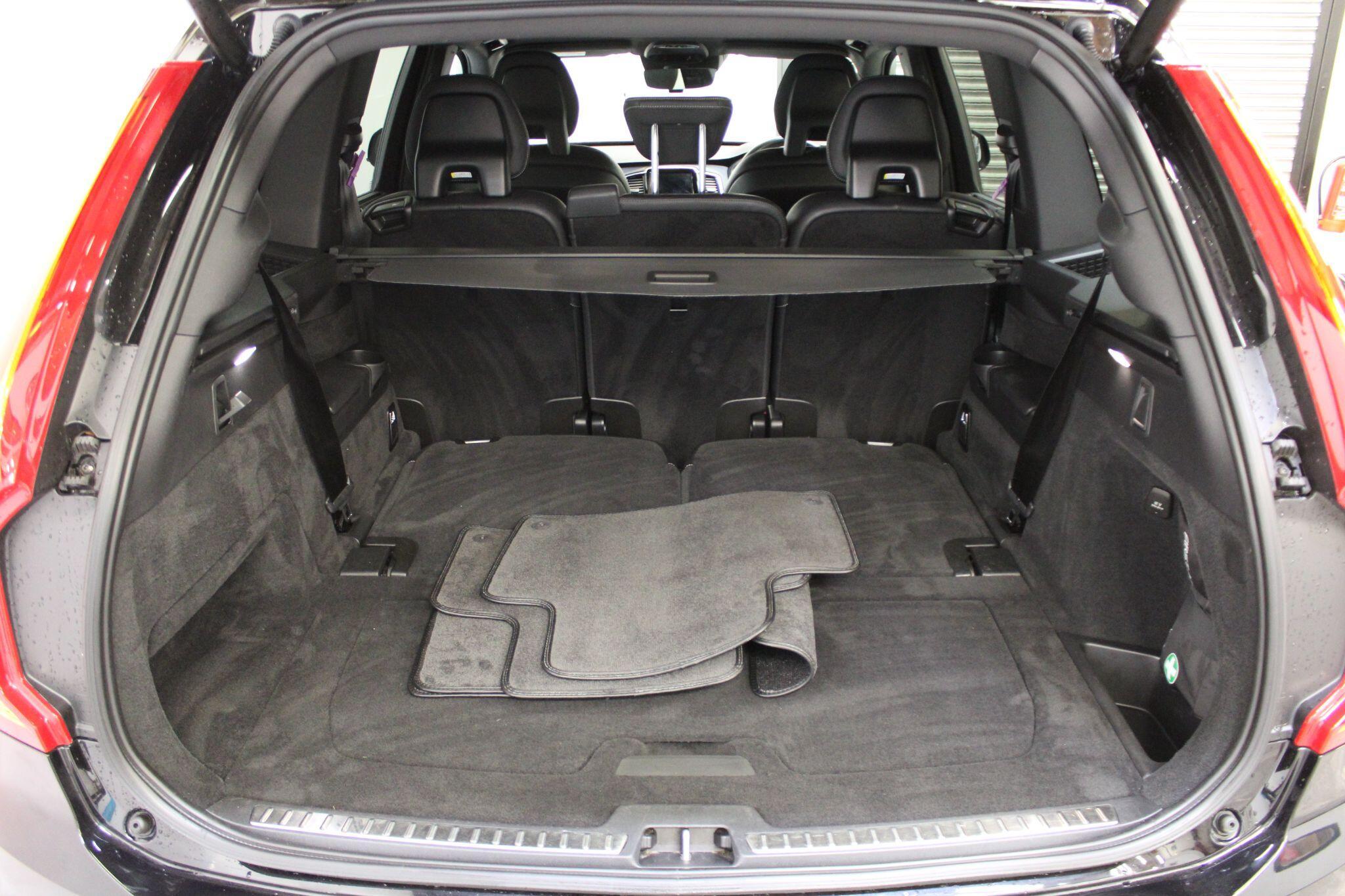 Volvo XC90 - Image 16