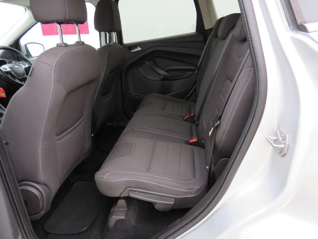 Ford Kuga - Image 10