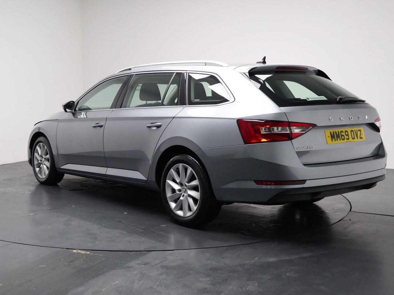 Skoda Superb - Image 13