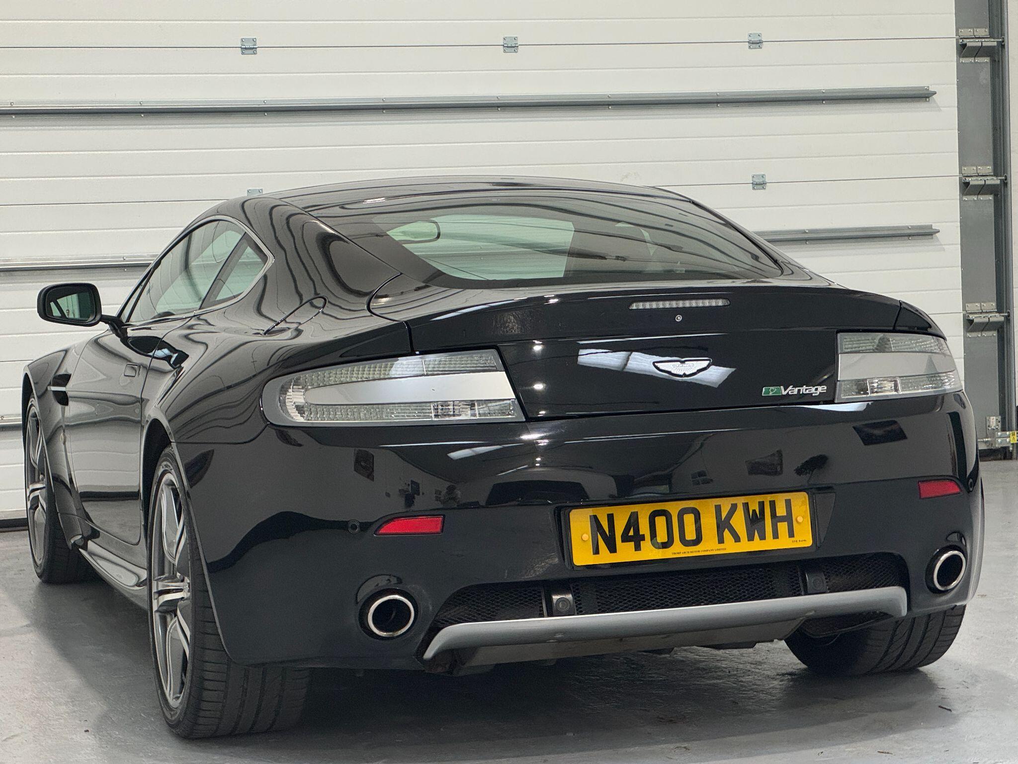Aston Martin Vantage - Image 19