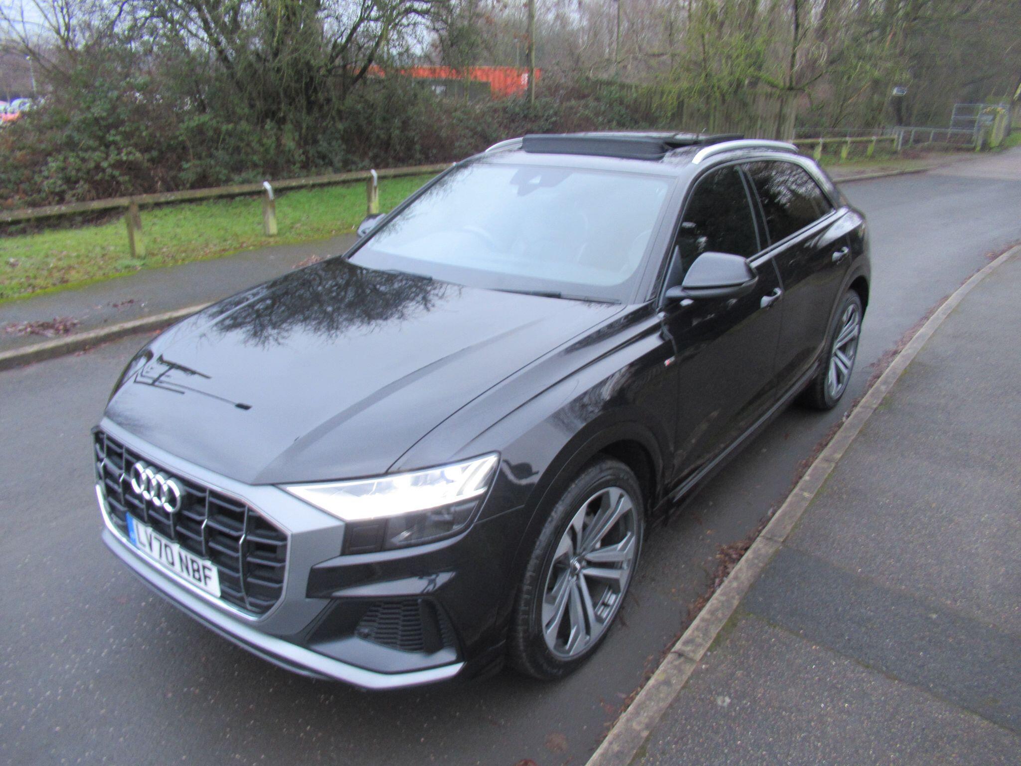 Audi Q8 - Image 12