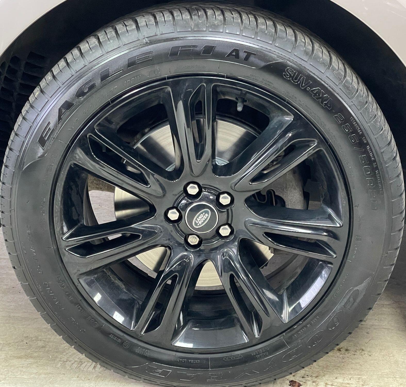 Land Rover Range Rover Velar - Image 20