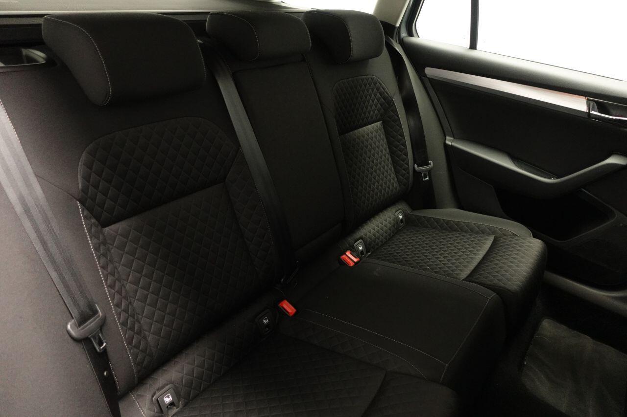 Skoda Superb - Image 25