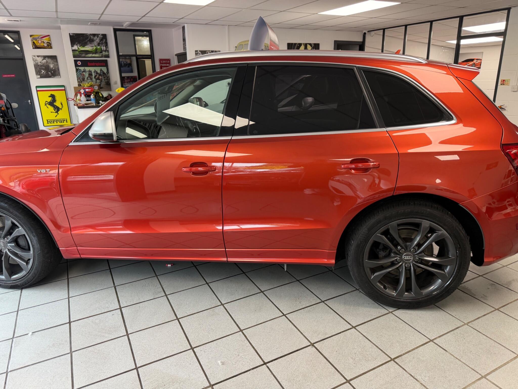 Audi SQ5 - Image 19