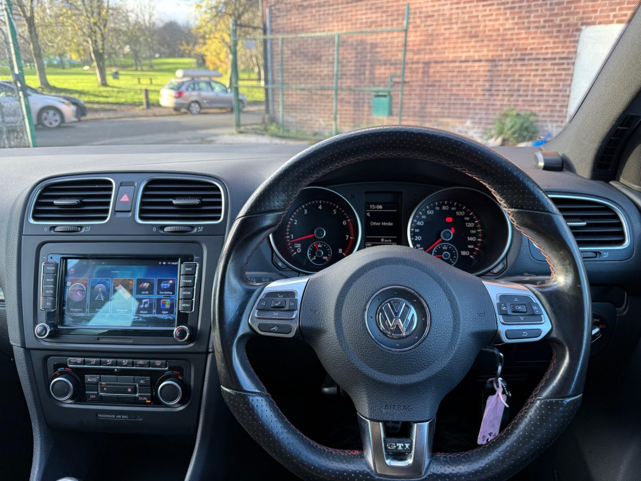Volkswagen Golf - Image 16