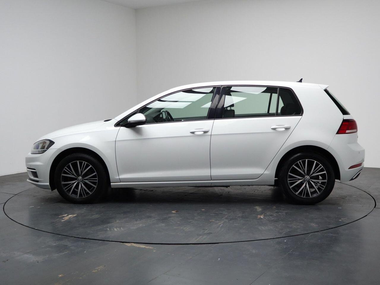 Volkswagen Golf - Image 8