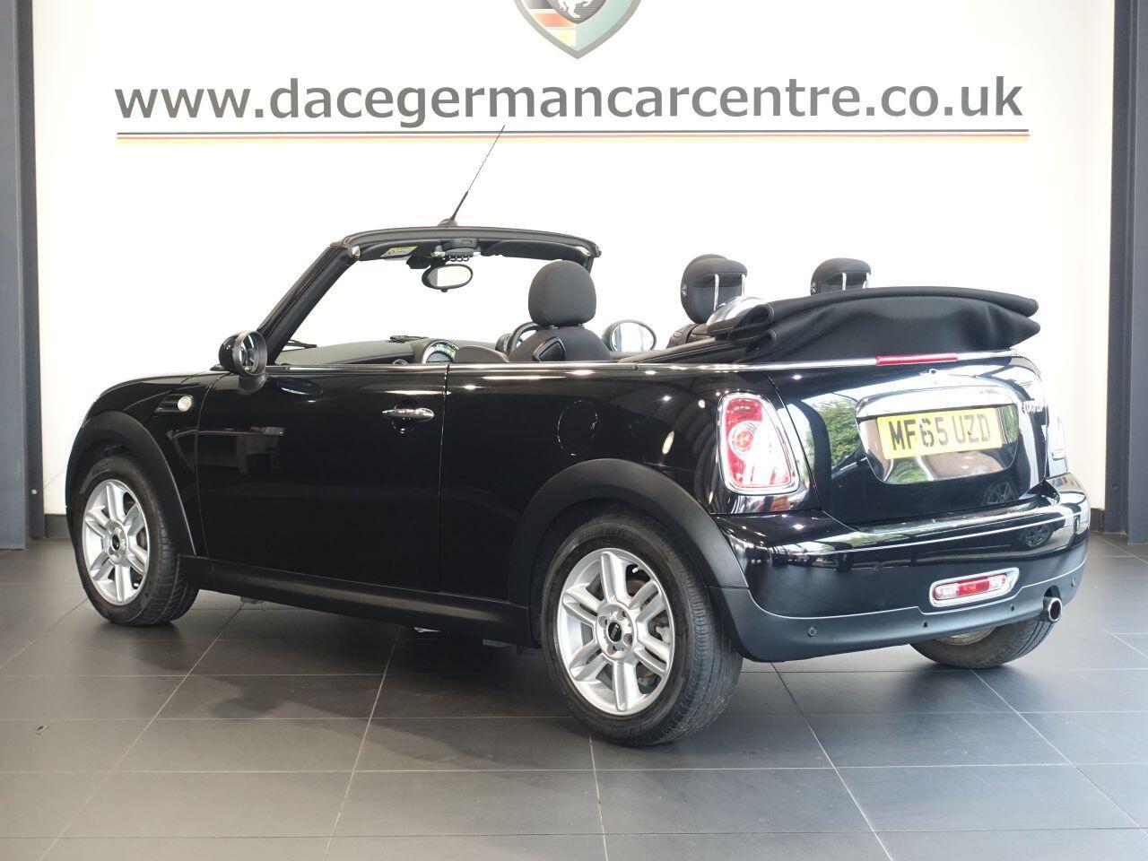MINI Convertible - Image 9