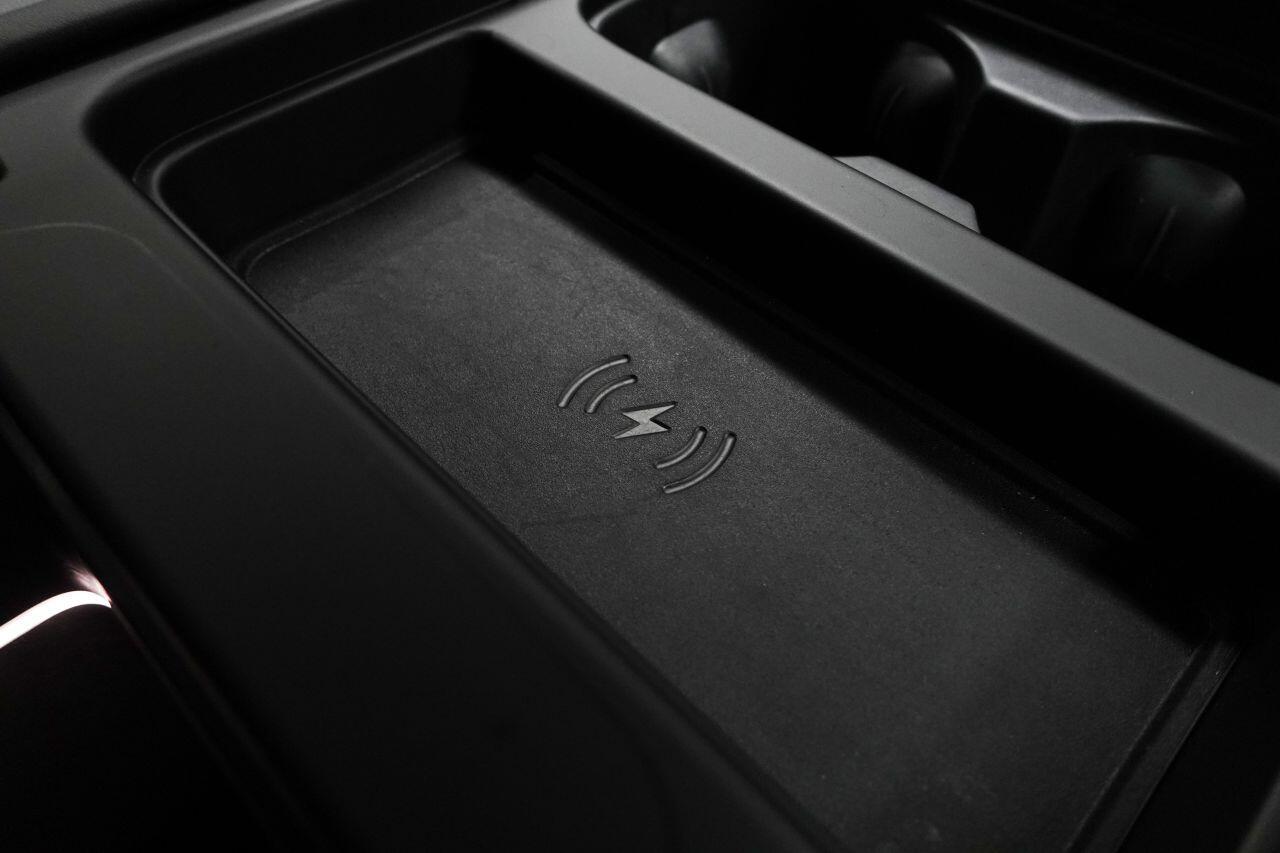 Land Rover Defender 110 - Image 79