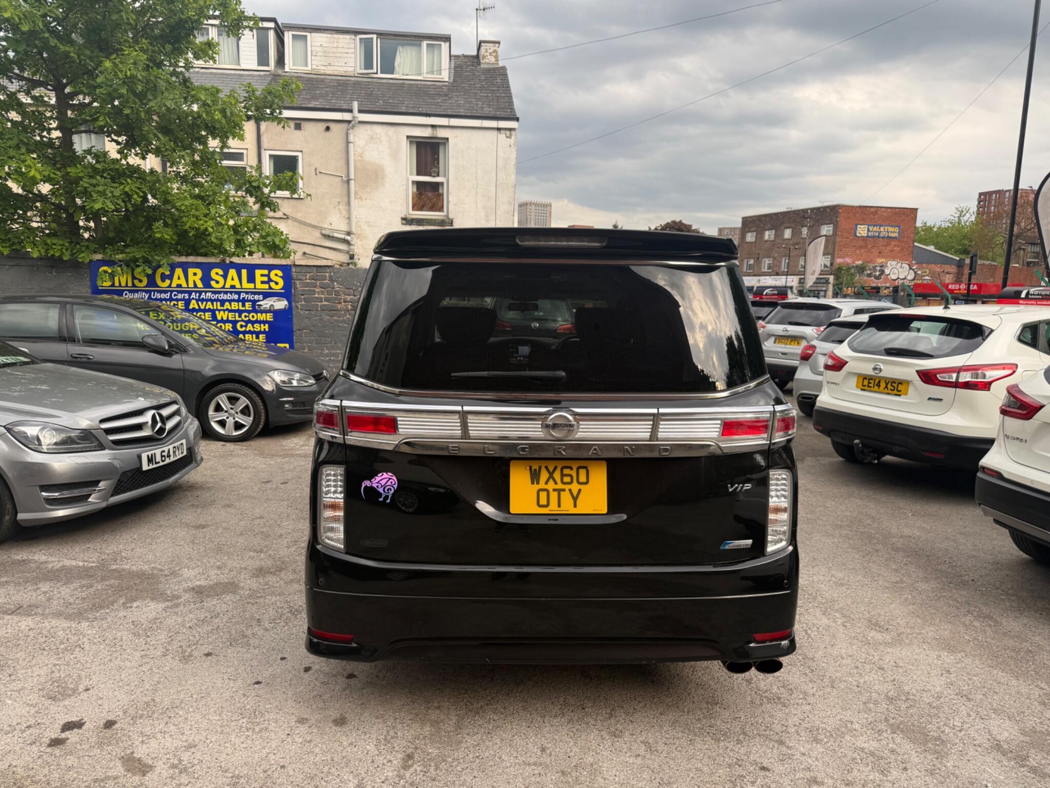 Nissan Elgrand - Image 6