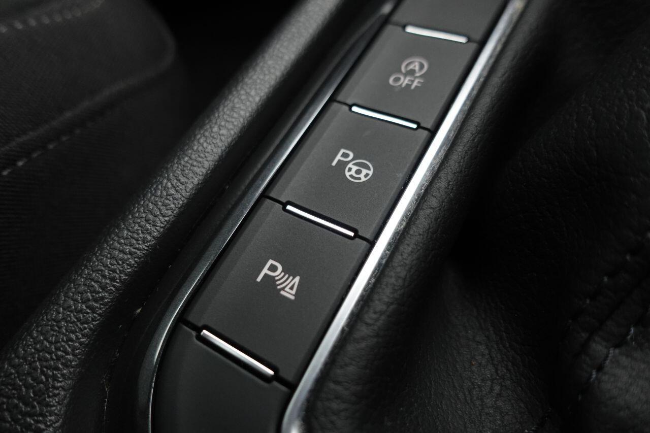 Volkswagen Tiguan - Image 30