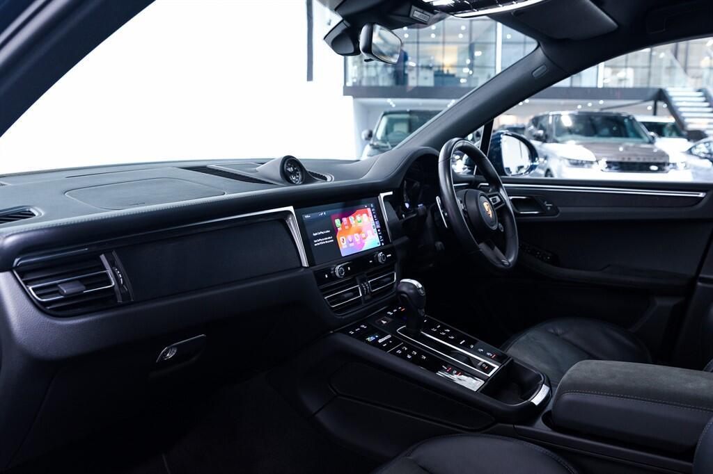 Porsche Macan - Image 17