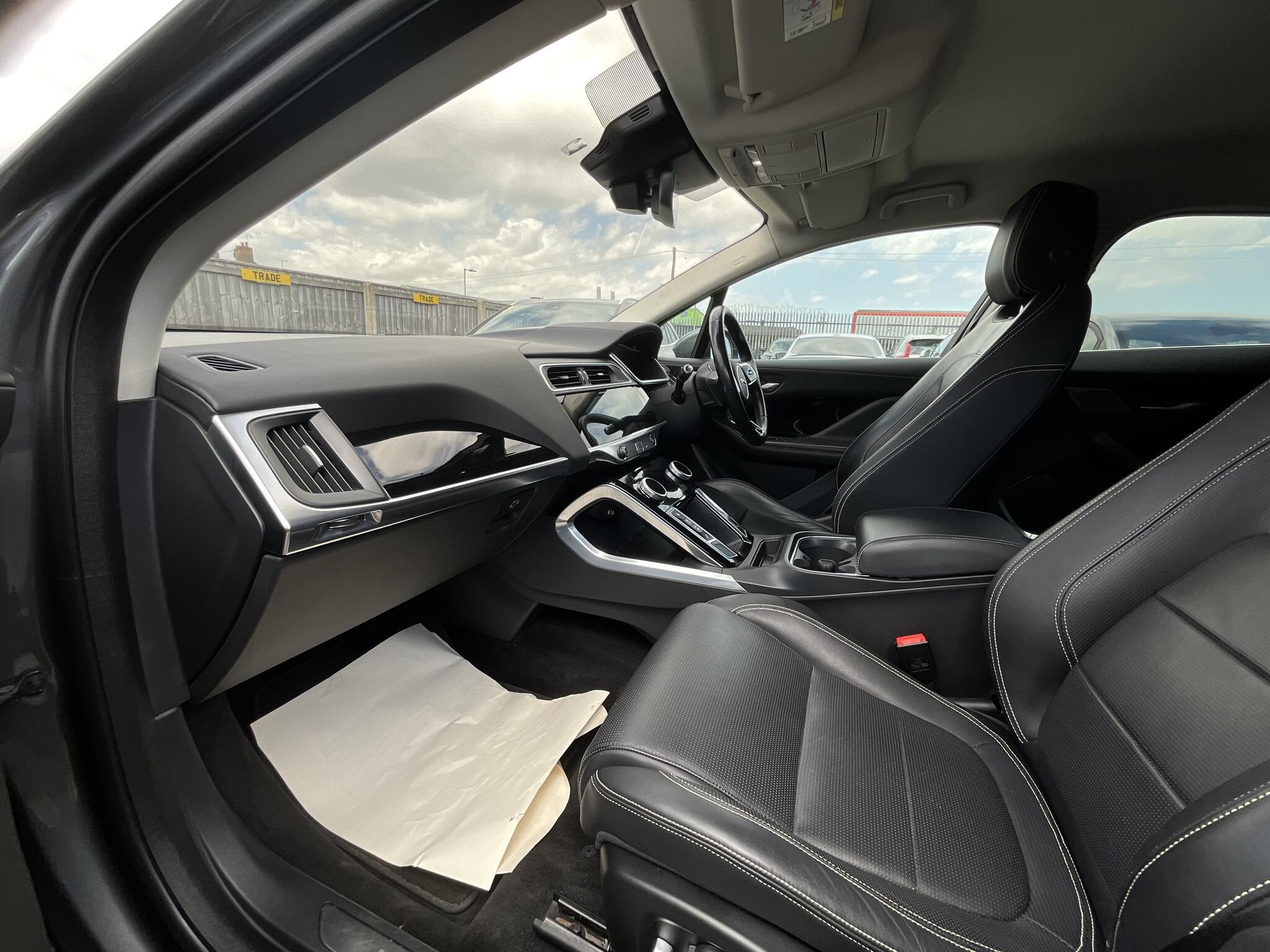 Jaguar I-Pace - Image 17