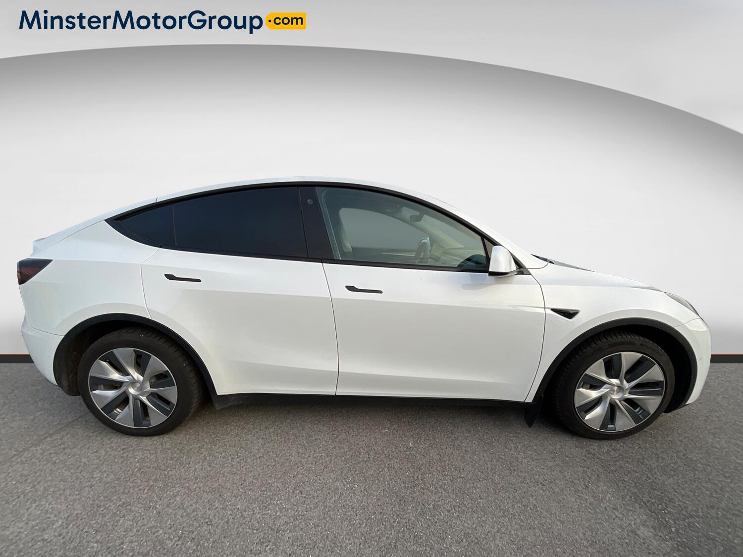 Tesla Model Y - Image 2