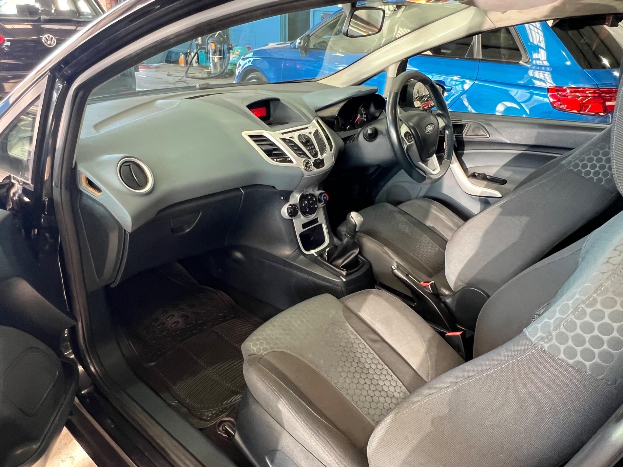 Ford Fiesta - Image 23