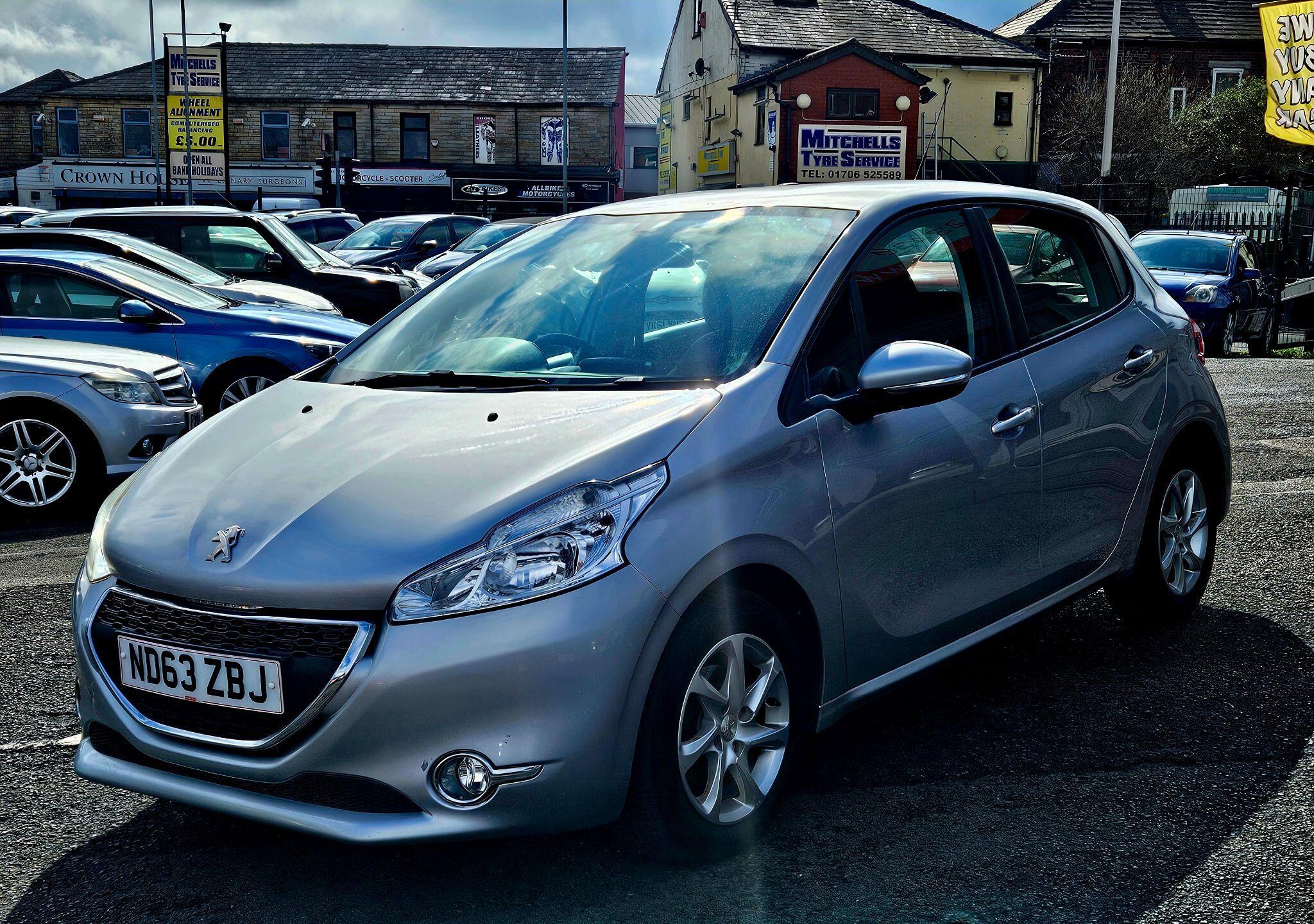Peugeot 208 - Image 2