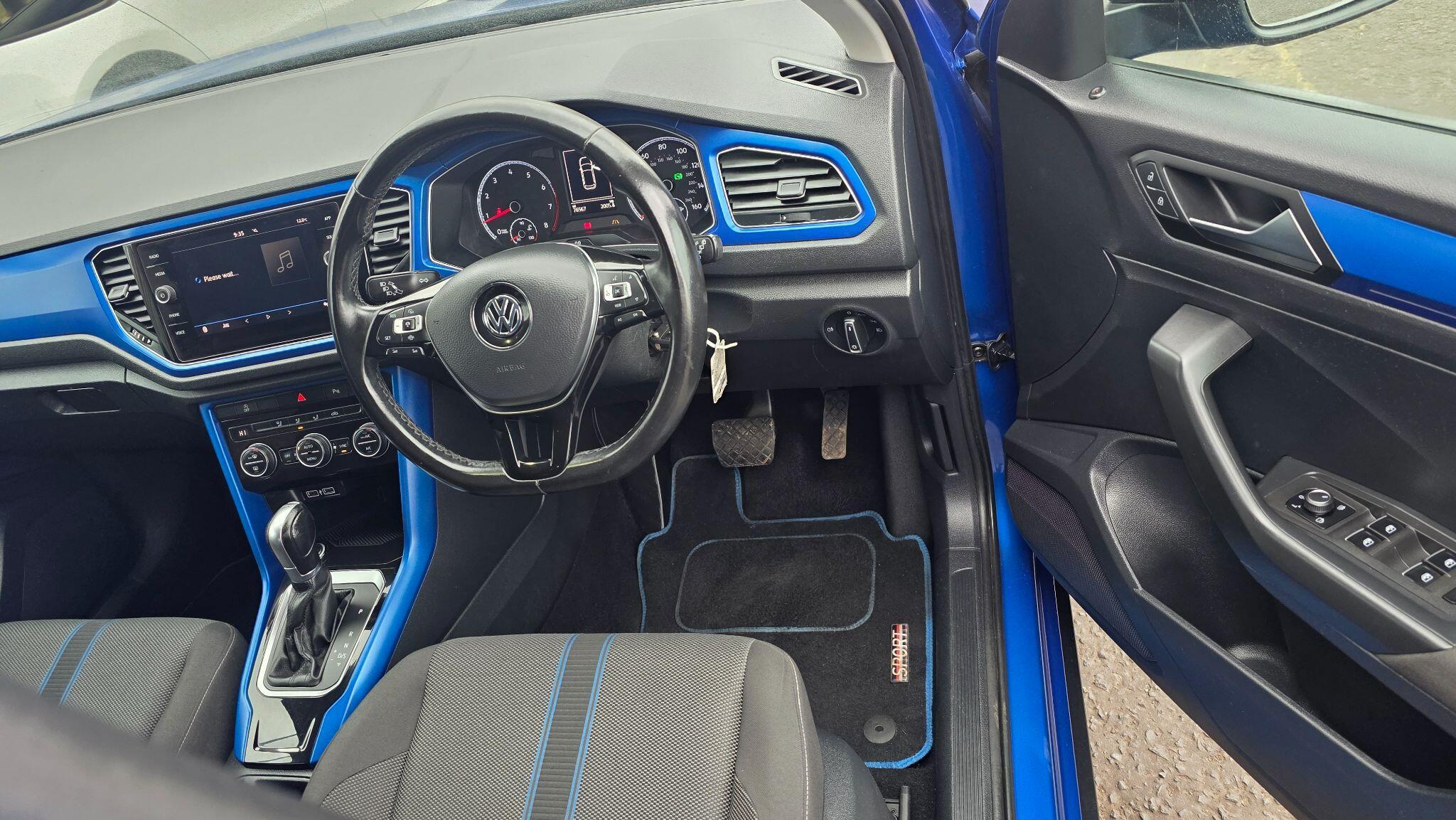 Volkswagen T-Roc - Image 25