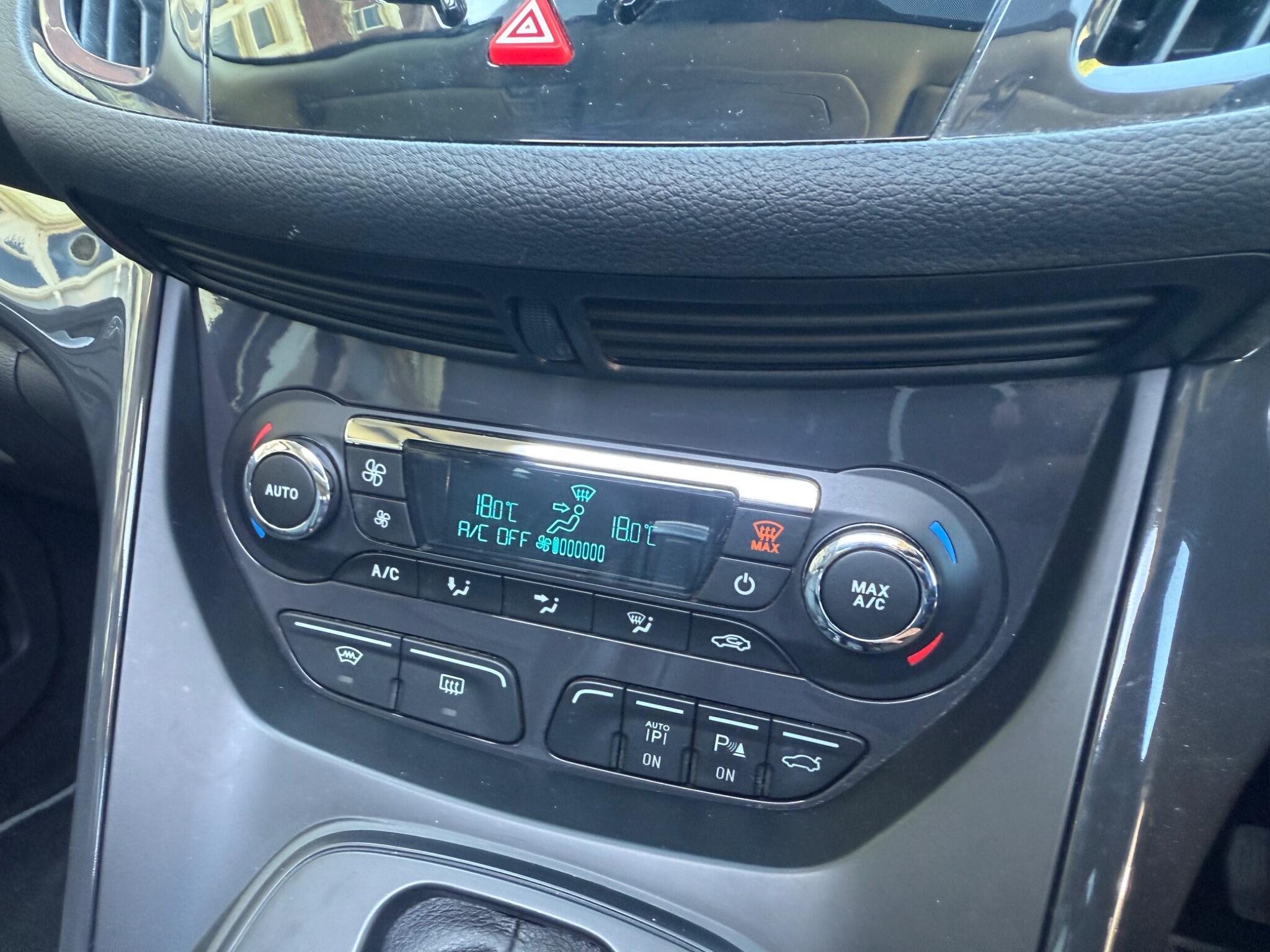 Ford Kuga - Image 24