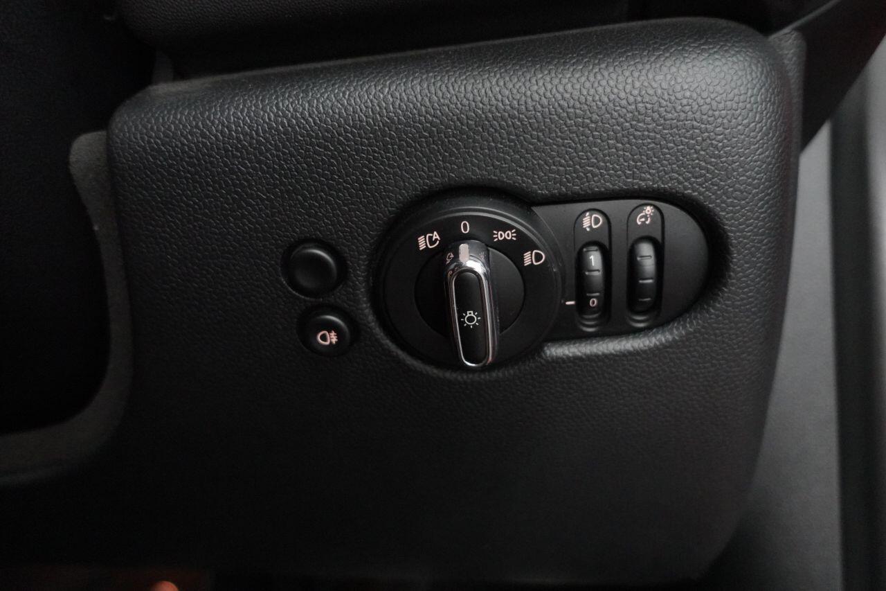 MINI Hatch - Image 18