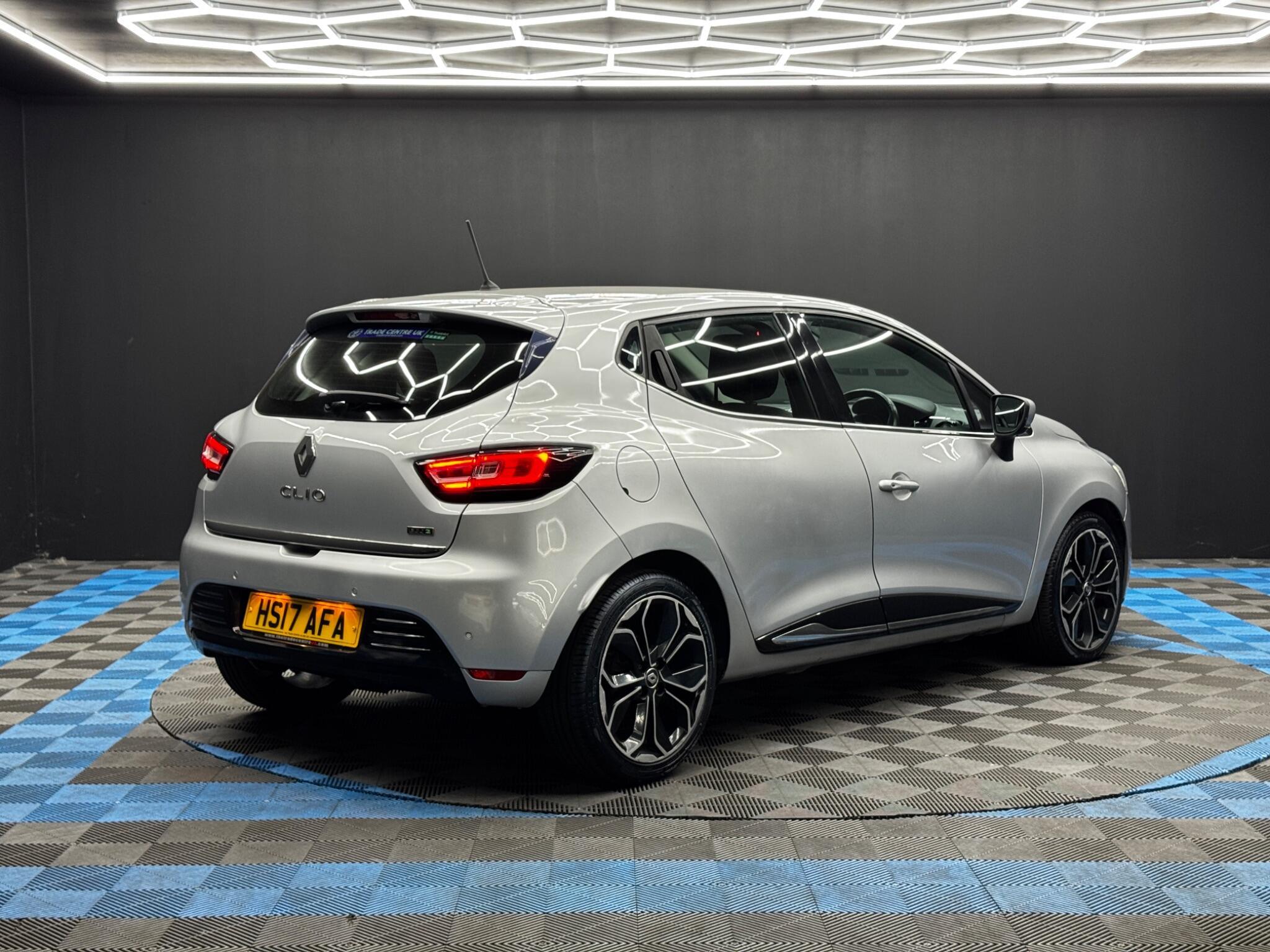 Renault Clio - Image 5
