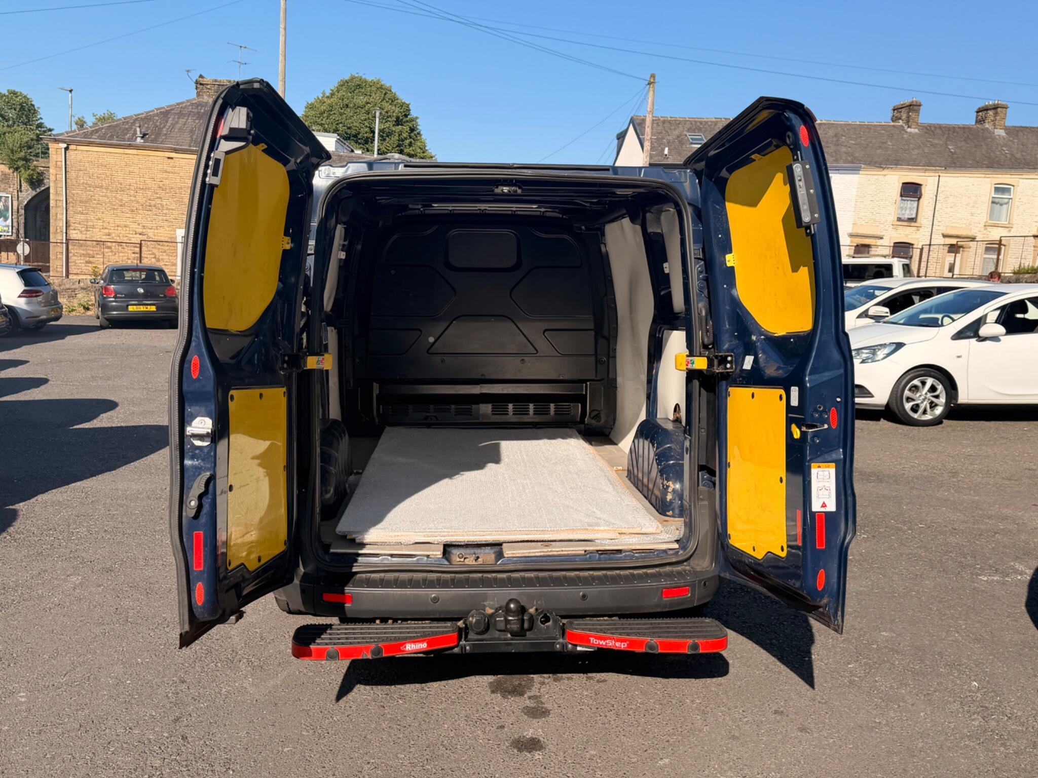 Ford Transit Custom - Image 12