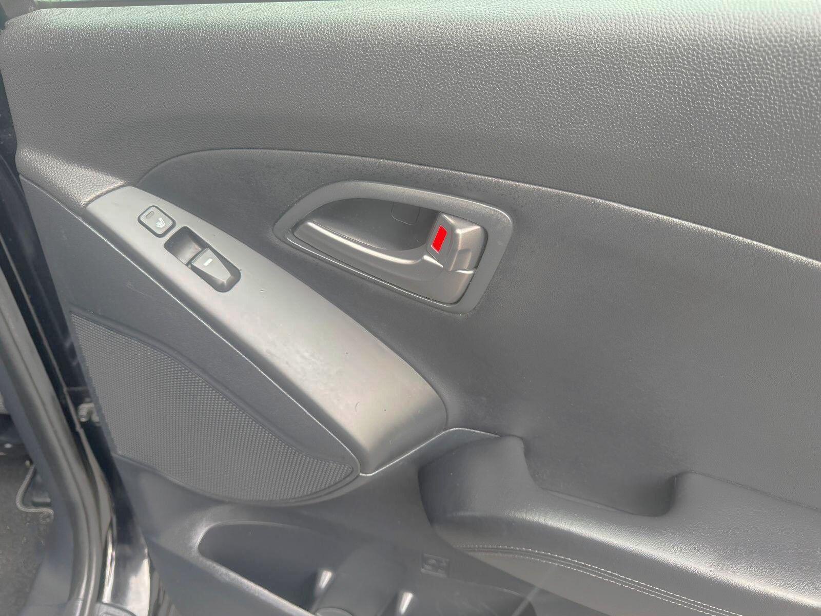 Hyundai ix35 - Image 33