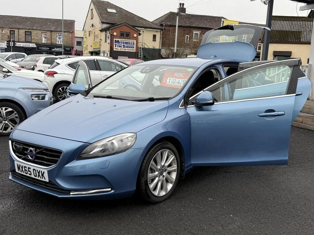 Volvo V40 - Image 18