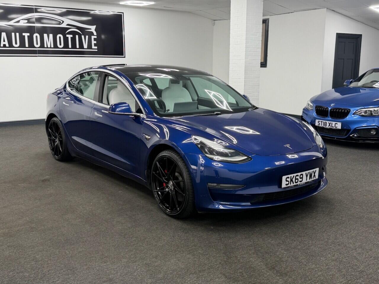 Tesla Model 3 - Image 10