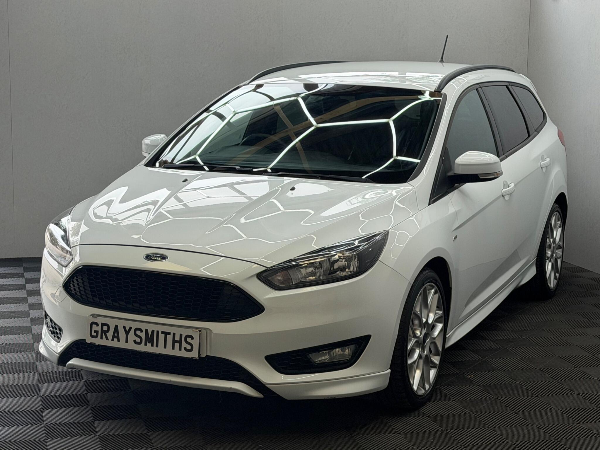 Ford Focus - Image 9