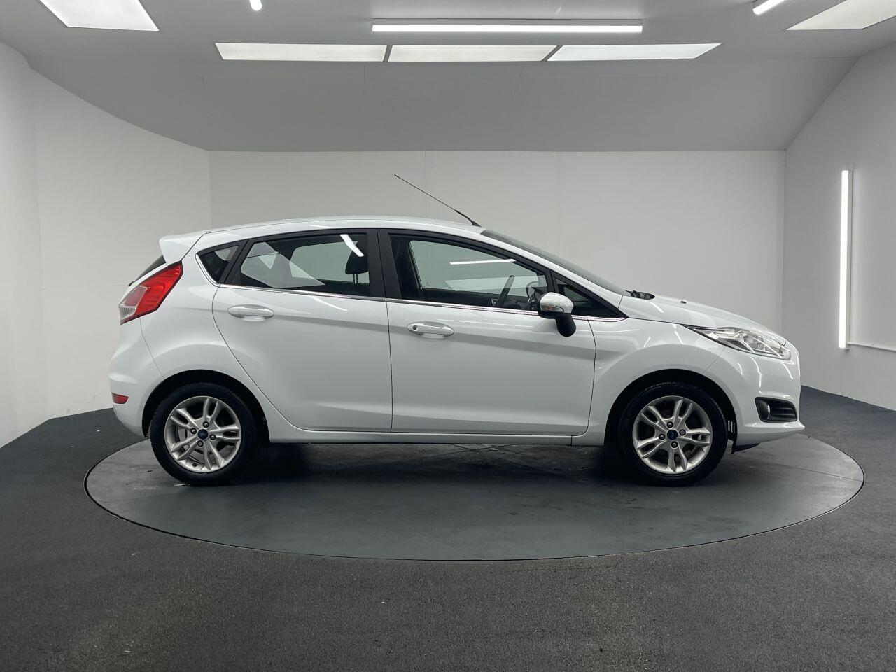 Ford Fiesta - Image 13